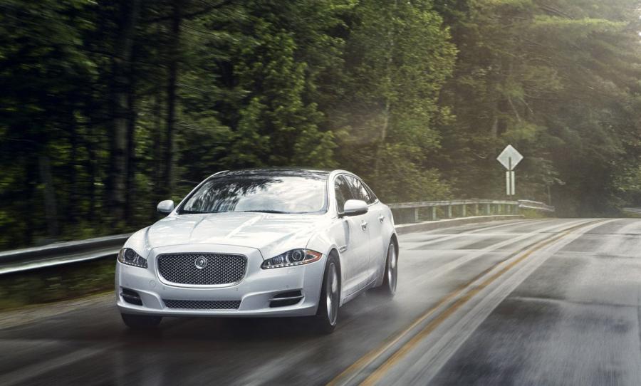  Jaguar XJ AWD 2013 года  (фото 23 из 27)